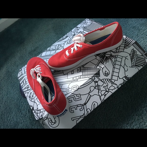 Red Keds - Picture 3 of 4